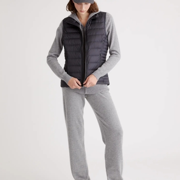 Quince Goose Down Black Puffer Vest - Picture 4 of 8